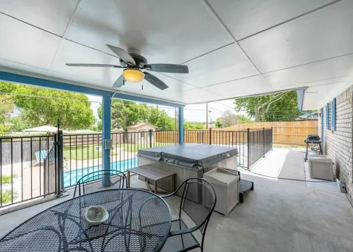 Villa The Breezy Blue View With Hot Tub And Pool