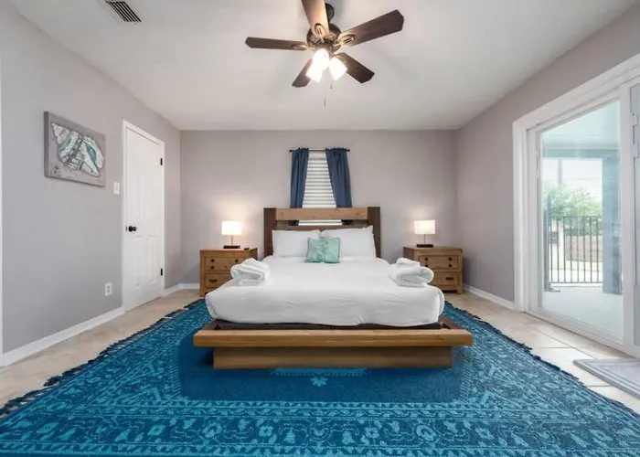 Villa The Breezy Blue View With Hot Tub And Pool Killeen