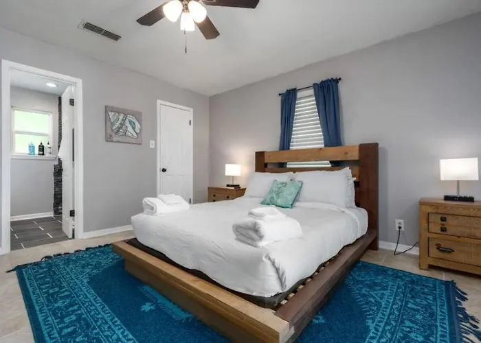 Villa The Breezy Blue View With Hot Tub And Pool Killeen